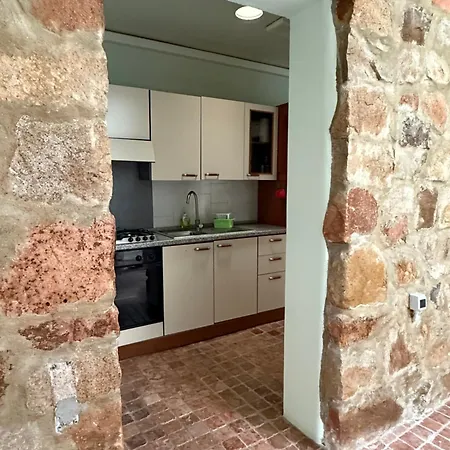 Nuraximannu Boutique * Santadi