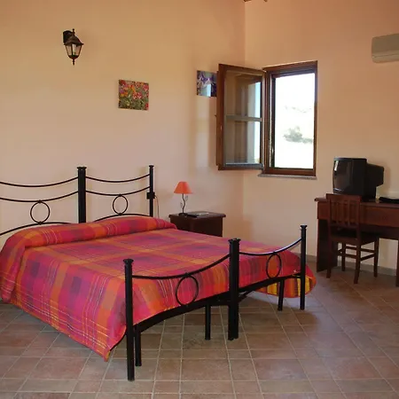 مزرعة للإقامة Nuraximannu Boutique Santadi